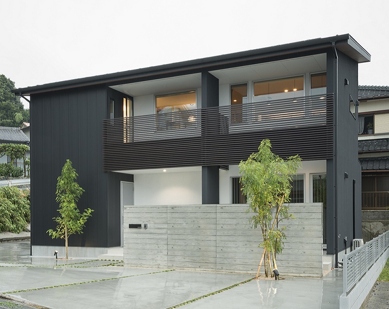 眺望と美しい設備に癒される、山の上の家